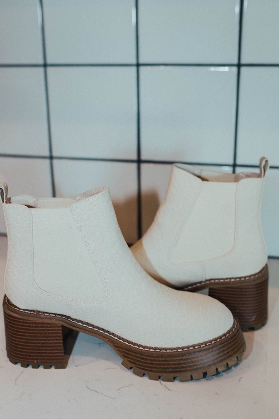 Show Stomper boots in white